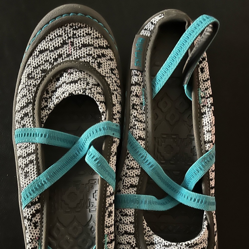 Muk Luks womens sport sandal size 9